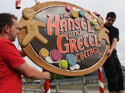 Longleat Safari Park - Hansel and Gretel Cottage - 3D sign - The Grain - Theme Park Signage