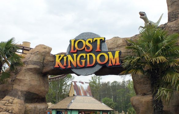 "LOSt Kingdom" Paultons park , theme entrance, signage, 3d signs,